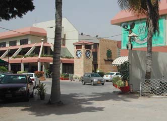 karachi_club_tower_clock (1)